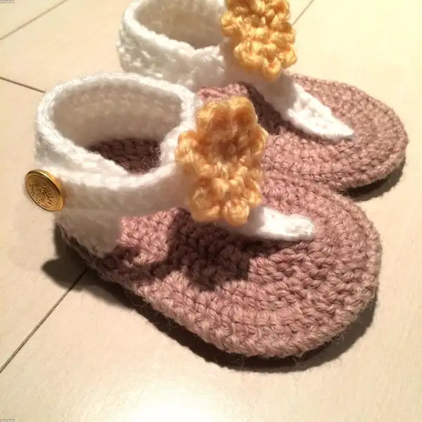 Sunny Daisy Coaster — Free Crochet Pattern detail